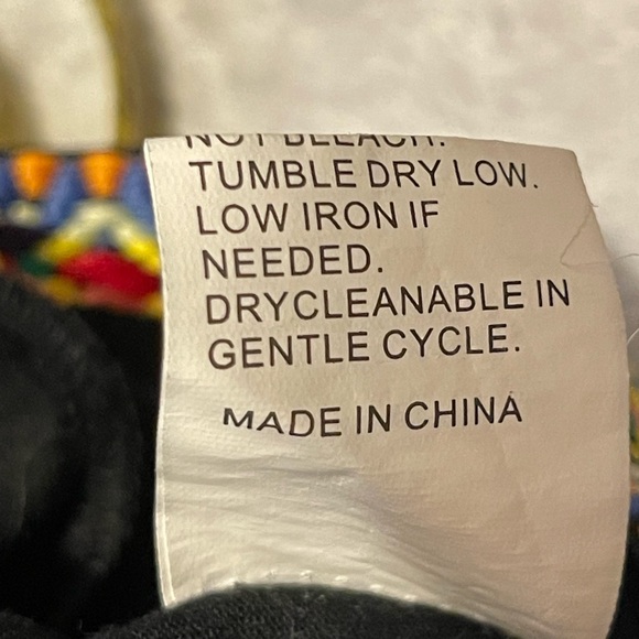 Black medium T-shirt with Aztec embroidery - Picture 6 of 9